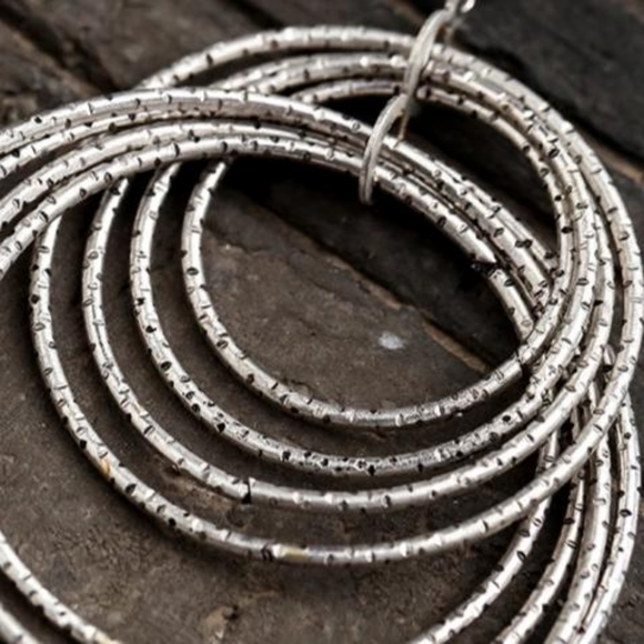 B2G1 Speckled Vintage Wrapped Wire Hoop Earrings - Picture 7 of 7